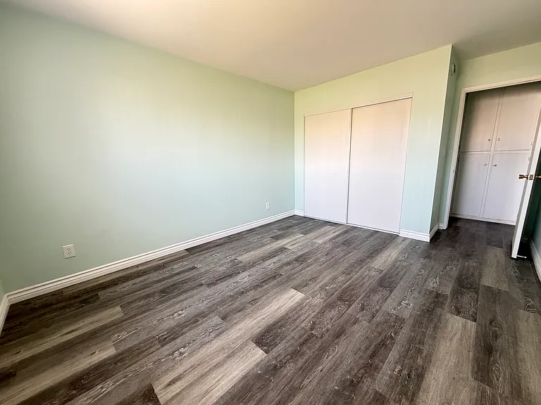 10940 Hesby St #11 — Photo 6
