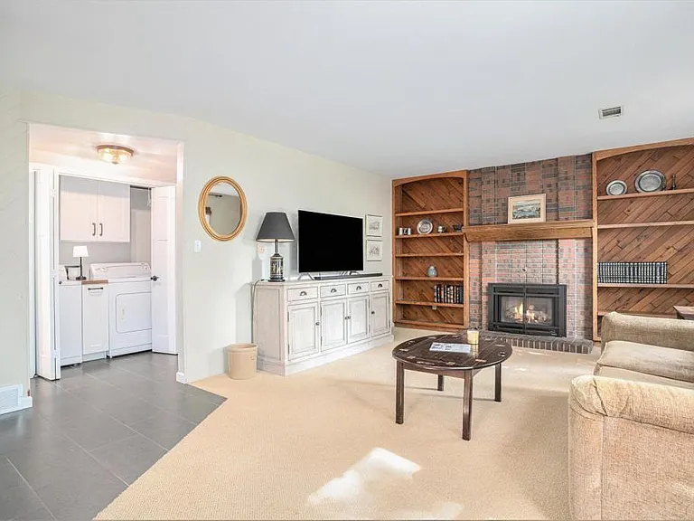 1918 Ridgewood Rd — Photo 22
