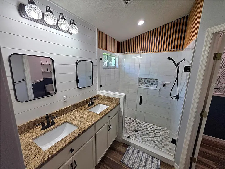 806 Lesa Glen Pl — Photo 9