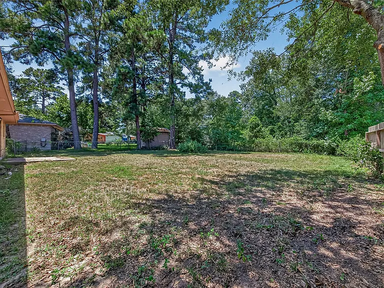 102 Libby Cir — Photo 41