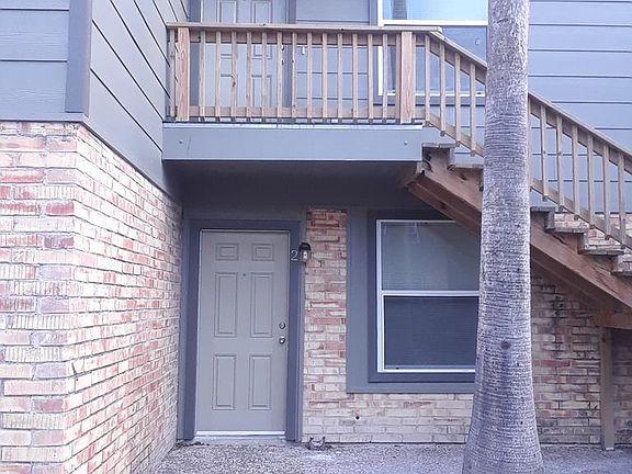 2nd image of 1711 N 25th St #6