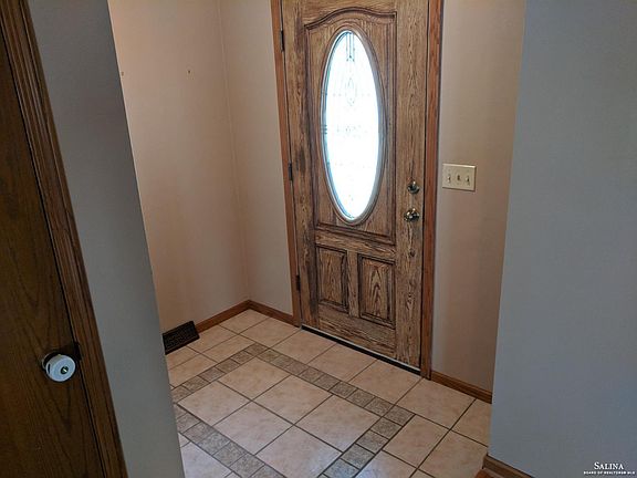 5th image of 143 S Bradley Dr