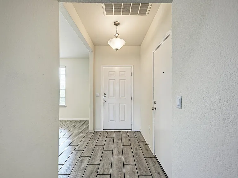 11809 Eragon Dr — Photo 4