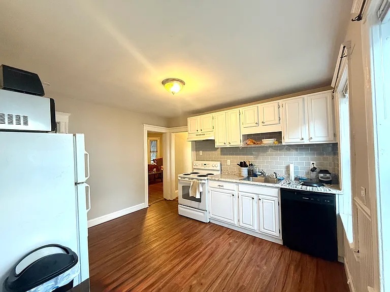192 Grant Ave #1 — Photo 16