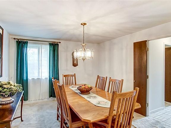 4th image of 8791 Cobblecreek Dr