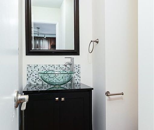5th image of 223 Sterling Pl