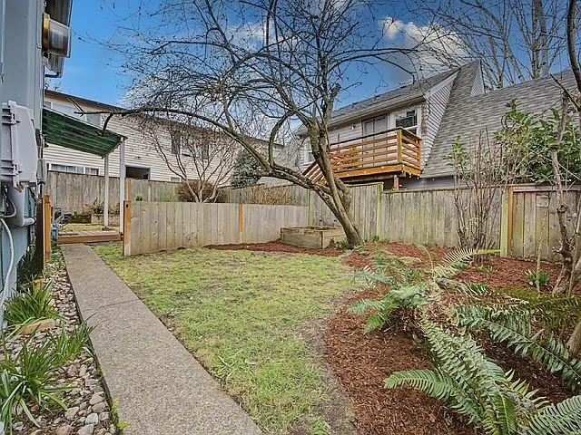 2220 SE Yamhill St — Photo 14