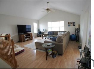 2453 Dickens Dr, Aurora, IL 60503