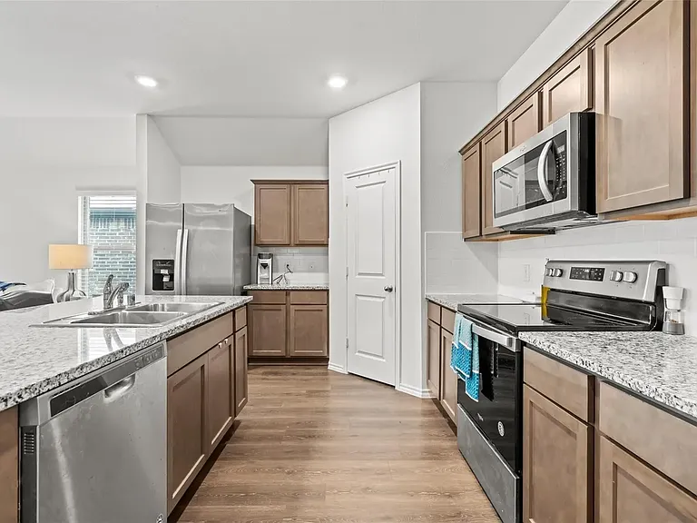 171 Seabiscuit Dr — Photo 2