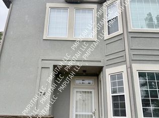 74 Courtyard Ln, Centerville, UT 84014