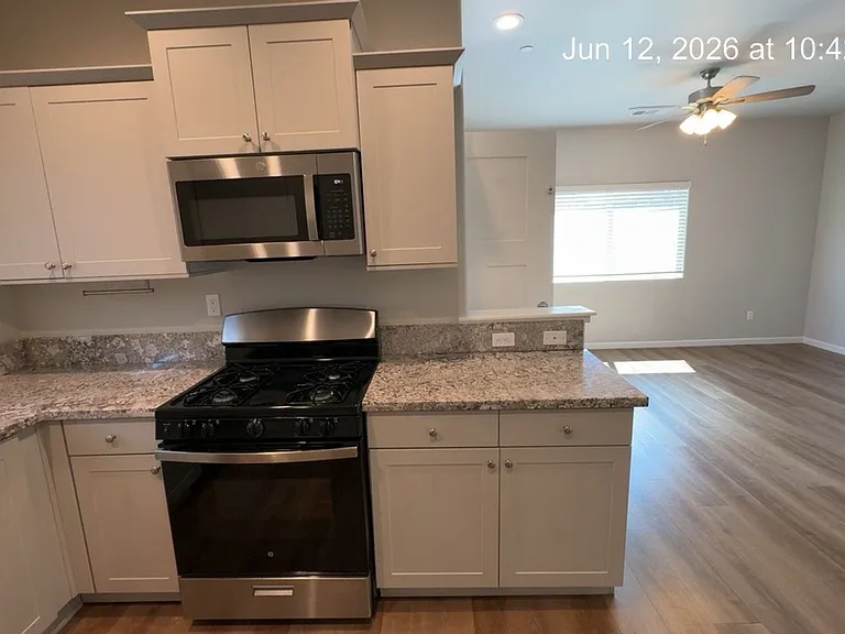 510 S Summit St #101-103 — Photo 6