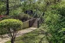 River Retreat Apartments — Photo 19