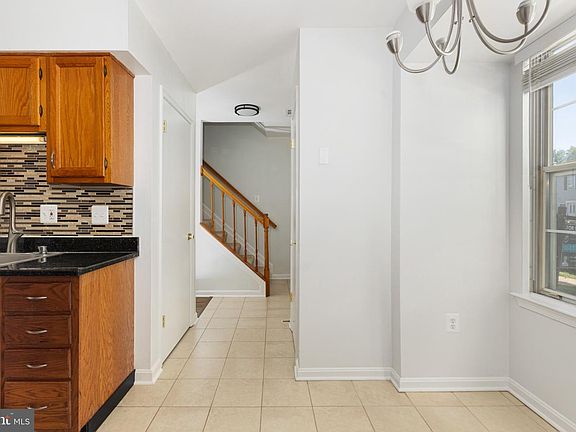 5th image of 7781 Gateshead Ln