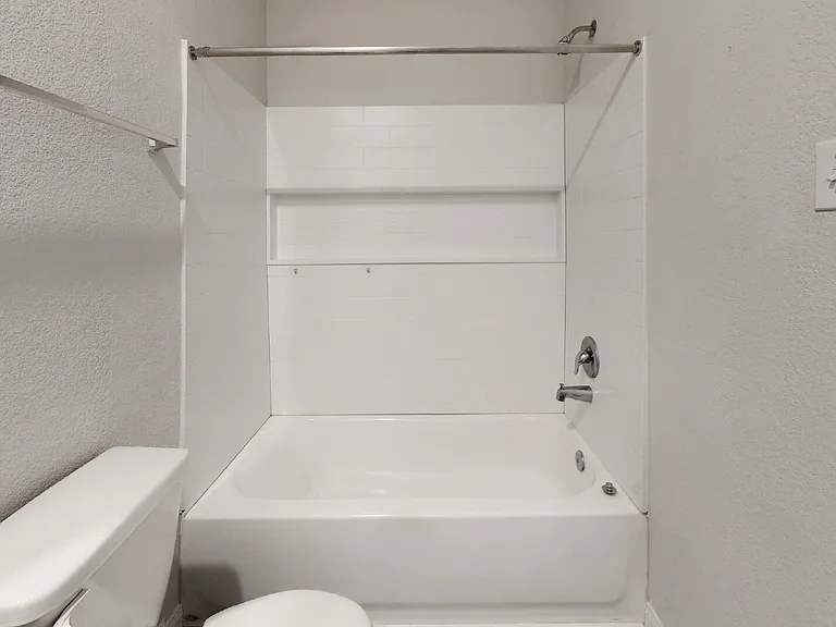 1415 Desire Ln — Photo 16