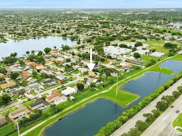 2260 NW 87th Ave, Pembroke Pines, FL 33024