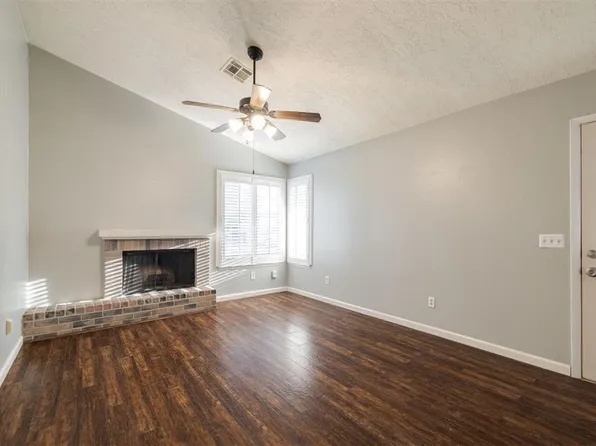 9724 Hefner Village Blvd, Oklahoma City, OK 73162