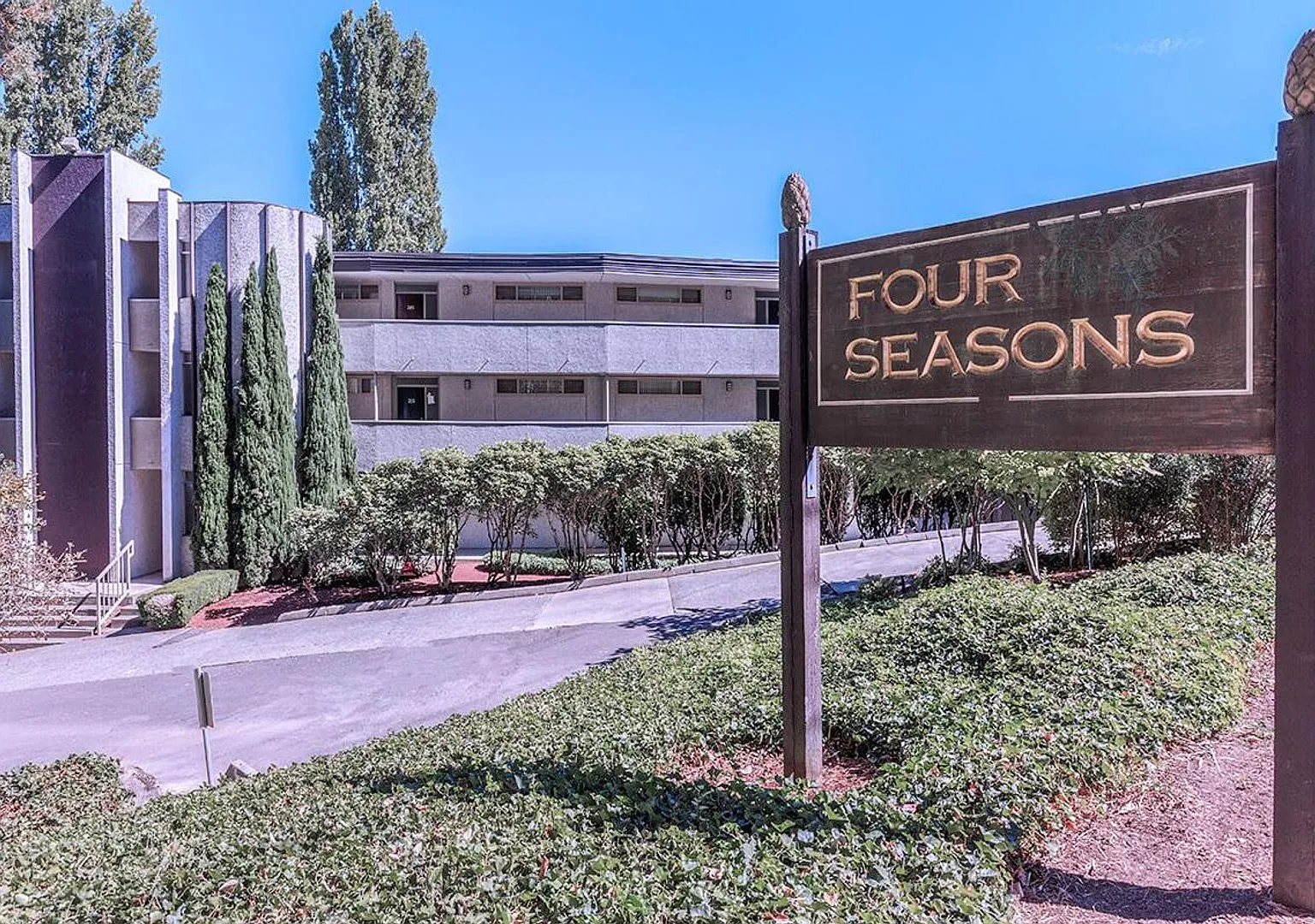 Four Seasons - 1 Bedroom Units available with amazing views by the water. Parking spots available! — Photo 1
