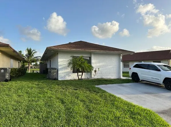 5262 Garden Hills Circle, West Palm Beach, FL 33415