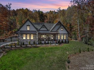 264 Freedom Trail Ct, Zirconia, NC 28790