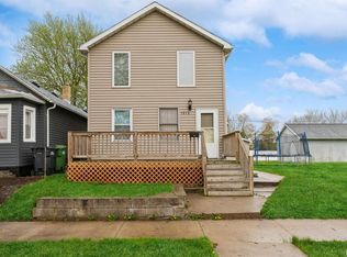 1815 Roosevelt St, Clinton, IA 52732