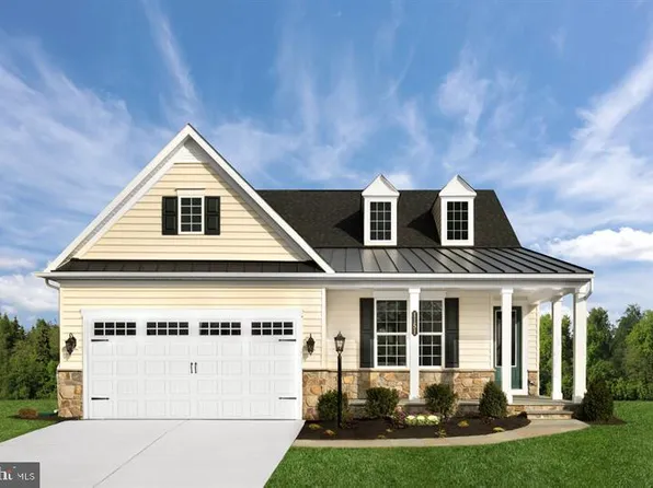 979 Eakins Cir, West Chester, PA 19380