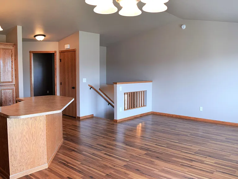 Beatiful laminate through living area