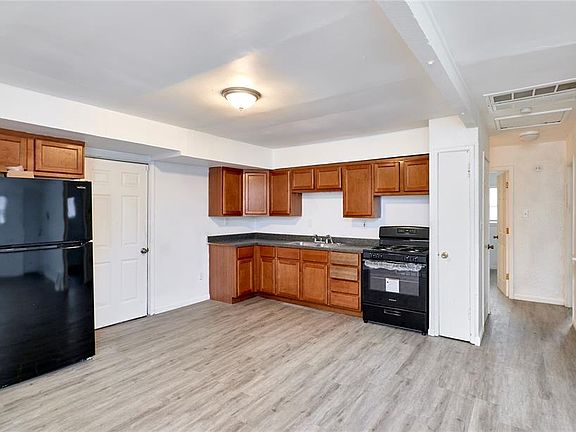 4th image of 419 Cameron Rd