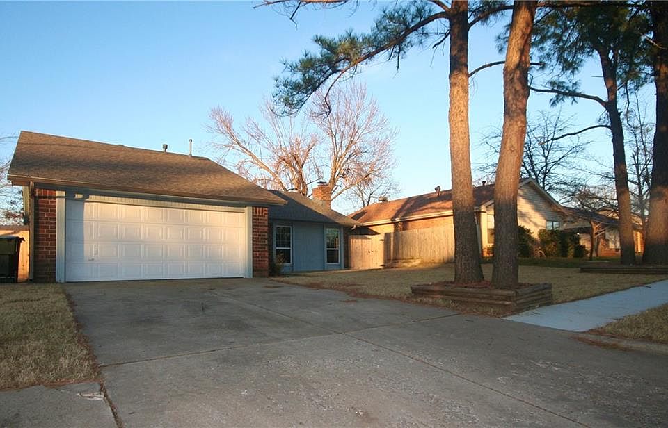 1st image of 1921 Oakcreek Dr