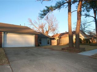 1921 Oakcreek Dr, Norman, OK 73071