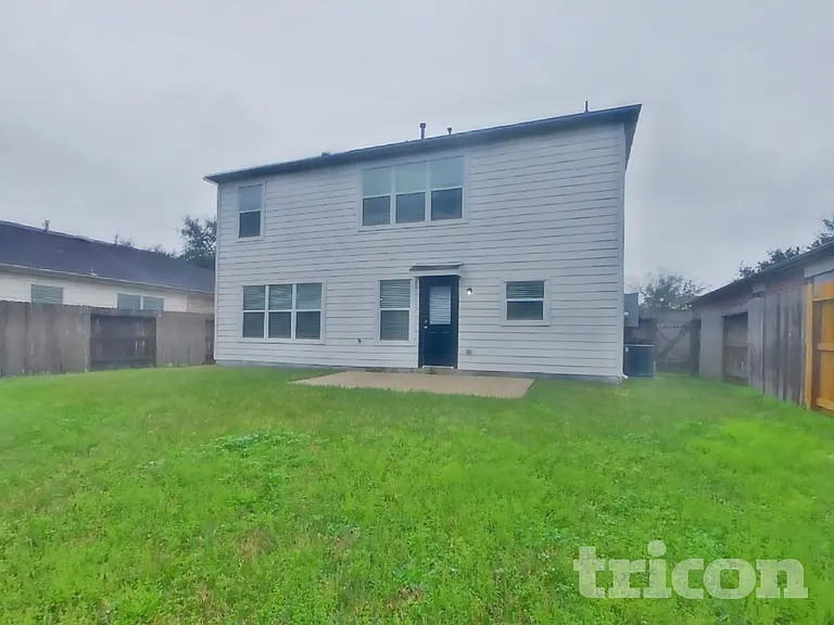 2744 Woodspring Forest Dr — Photo 18