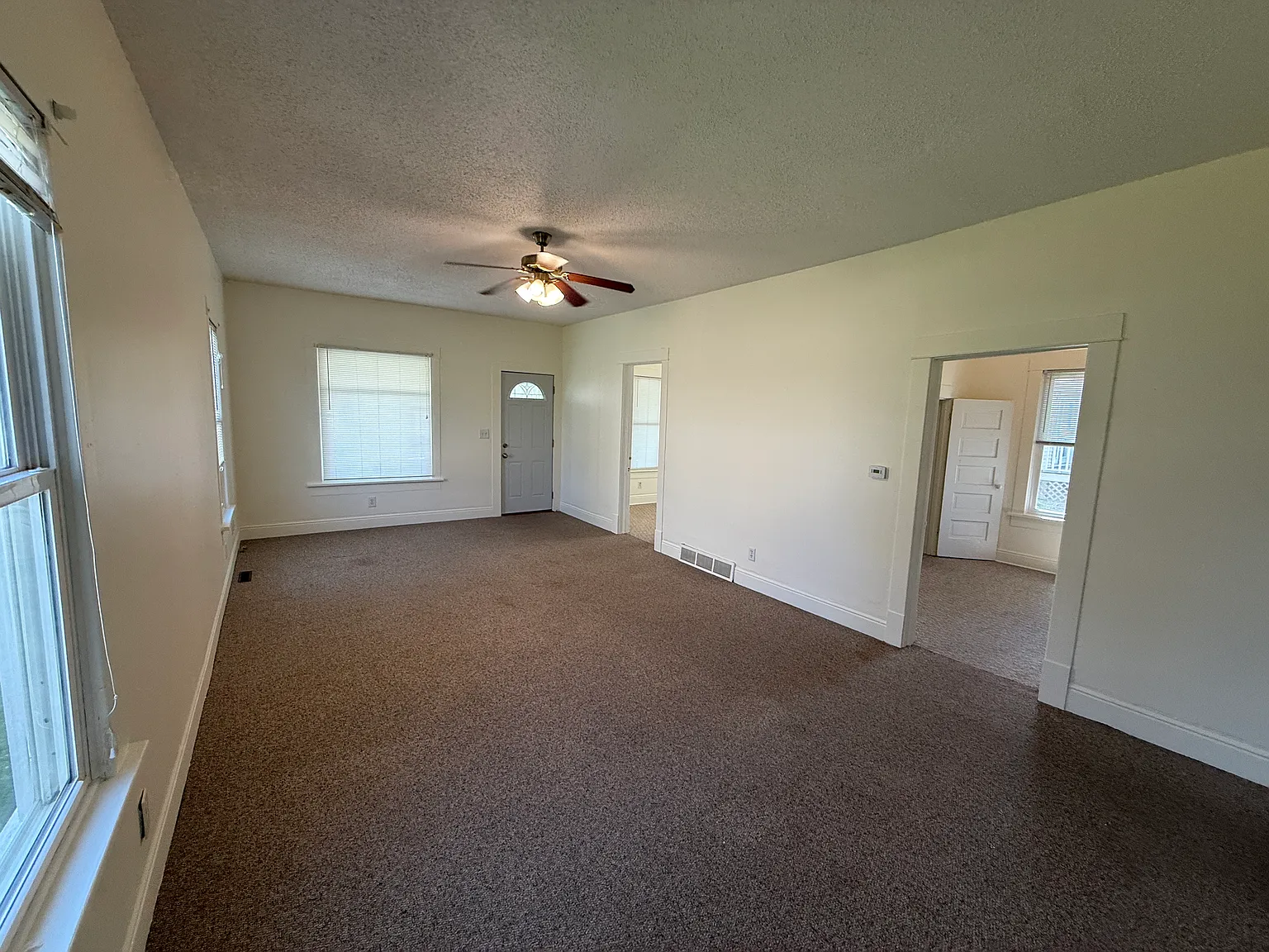 2 bed, 840 sqft, $1,250 — Photo 3