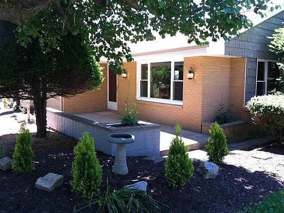 2nd image of 98 Orchard Dr