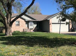 523 N Country Acres Ave, Wichita, KS 67212