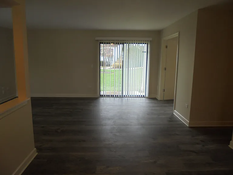 137 Manchester Ct — Photo 9