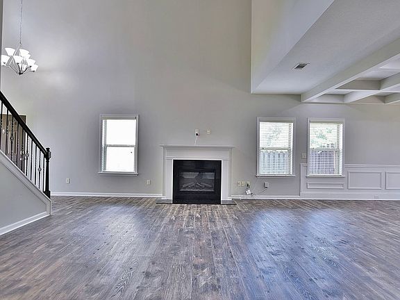 4th image of 4741 Wisteria Ln