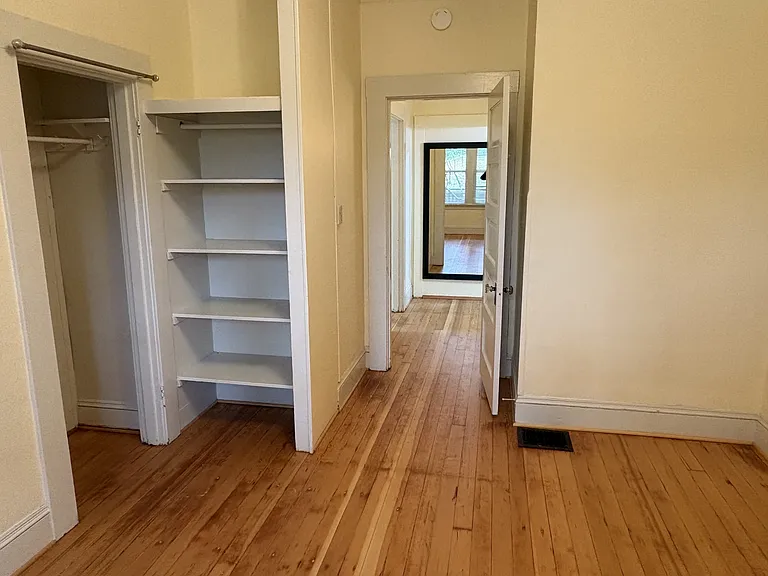 2311 SE Hawthorne Blvd — Photo 1