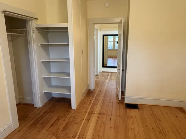 2311 SE Hawthorne Blvd, Portland, OR 97214