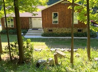 98 Hoppenstedt Rd, Wallkill, NY 12589