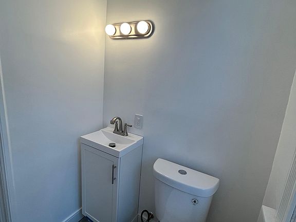 4th image of 171-173 Edgewood St #2