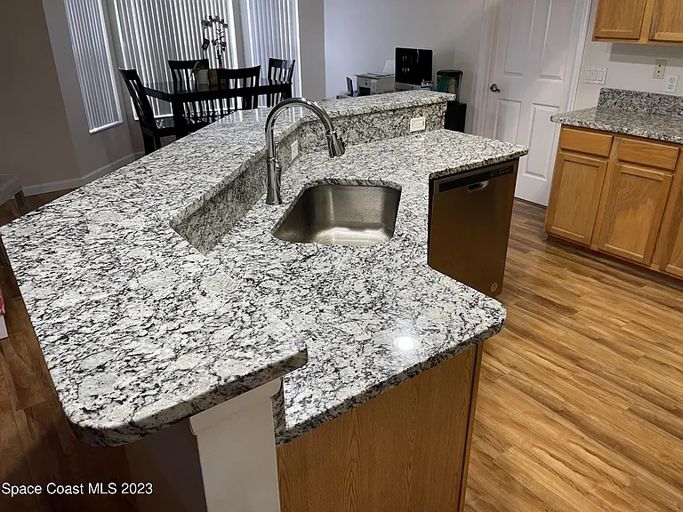 1738 Loquat Ct NW — Photo 8