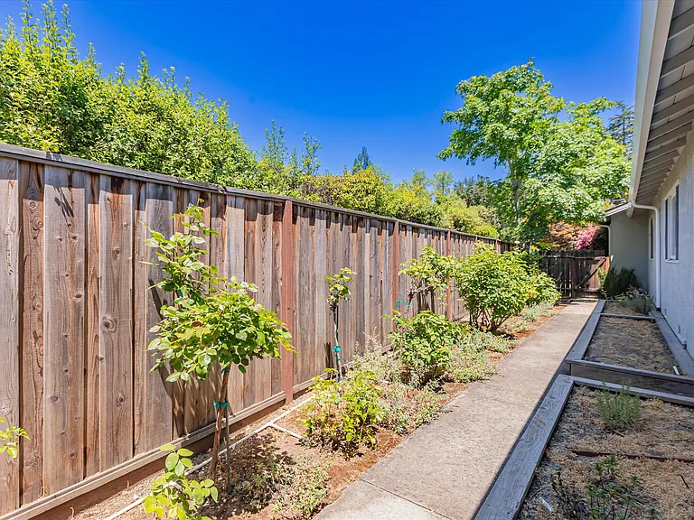 794 Manor Way — Photo 43