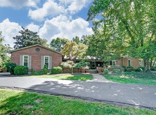 440 Oak Rd, Glendale, OH 45246