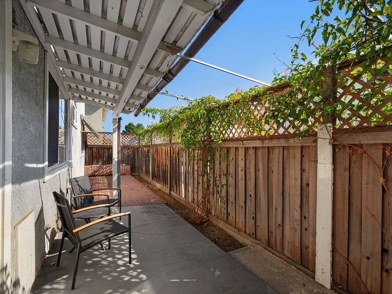 418 Nobel Ave #B — Photo 7