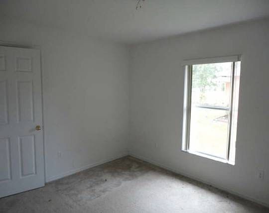 4th image of 508 NW Goldcoast Ave