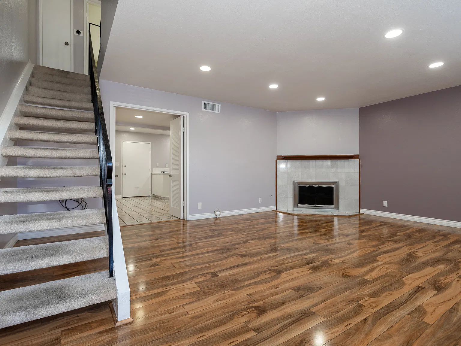 2 bed, 2.5 bath, 1300 sqft, $3,800 — Photo 3