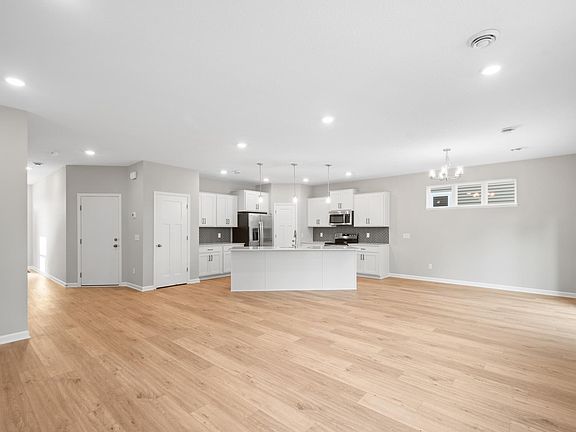 5th image of 3826 Wren Ave