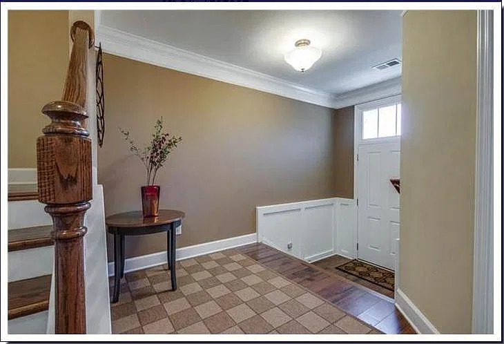 4 bed, 3.5 bath, 2049 sqft, $2,400 — Photo 4