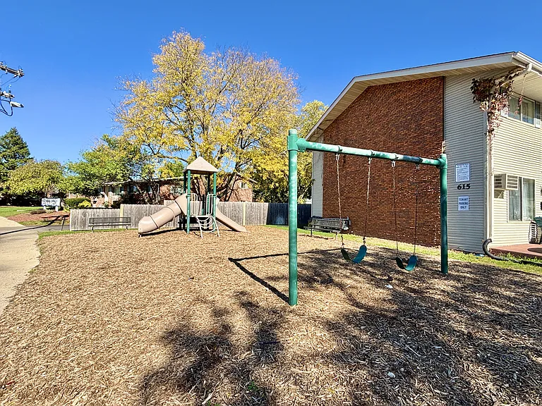 Sundale Townhomes — Photo 30