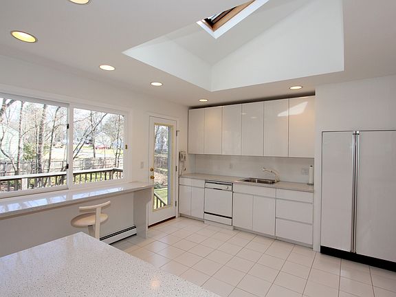 2nd image of 2716 Strang Blvd