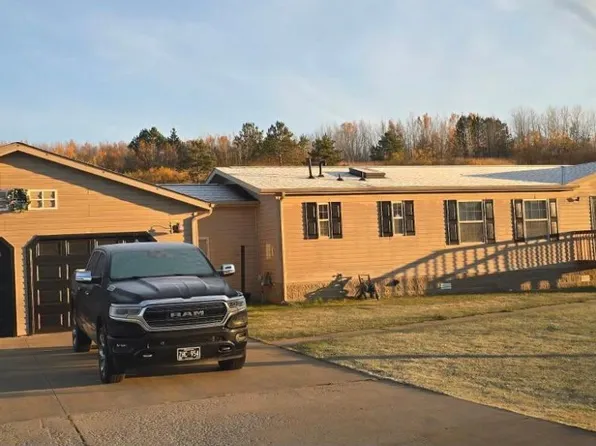 901 Trailview St, Bovey, MN 55709